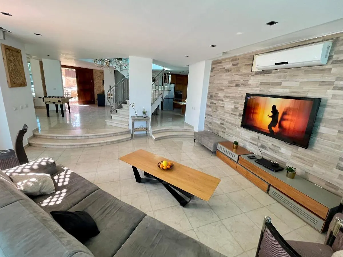 Guest house Villa Family Eilat With Heated Pool